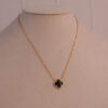 Collar Sencillo Trébol Tipo VC Negro