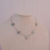 Collar Estilo VC de 5 Petalos